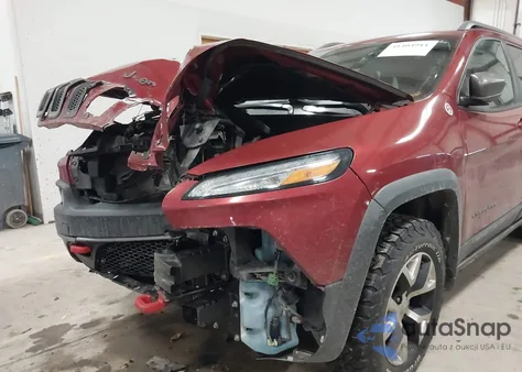 2015 Jeep Cherokee Trailhawk z USA, uszkodzony, nr VIN 1C4PJMBS7FW646577